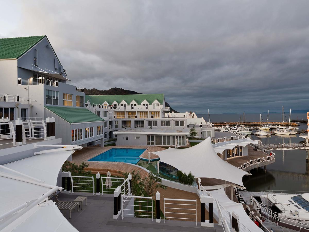 Krystal Beach Hotel Gordonʼs Bay Kültér fotó